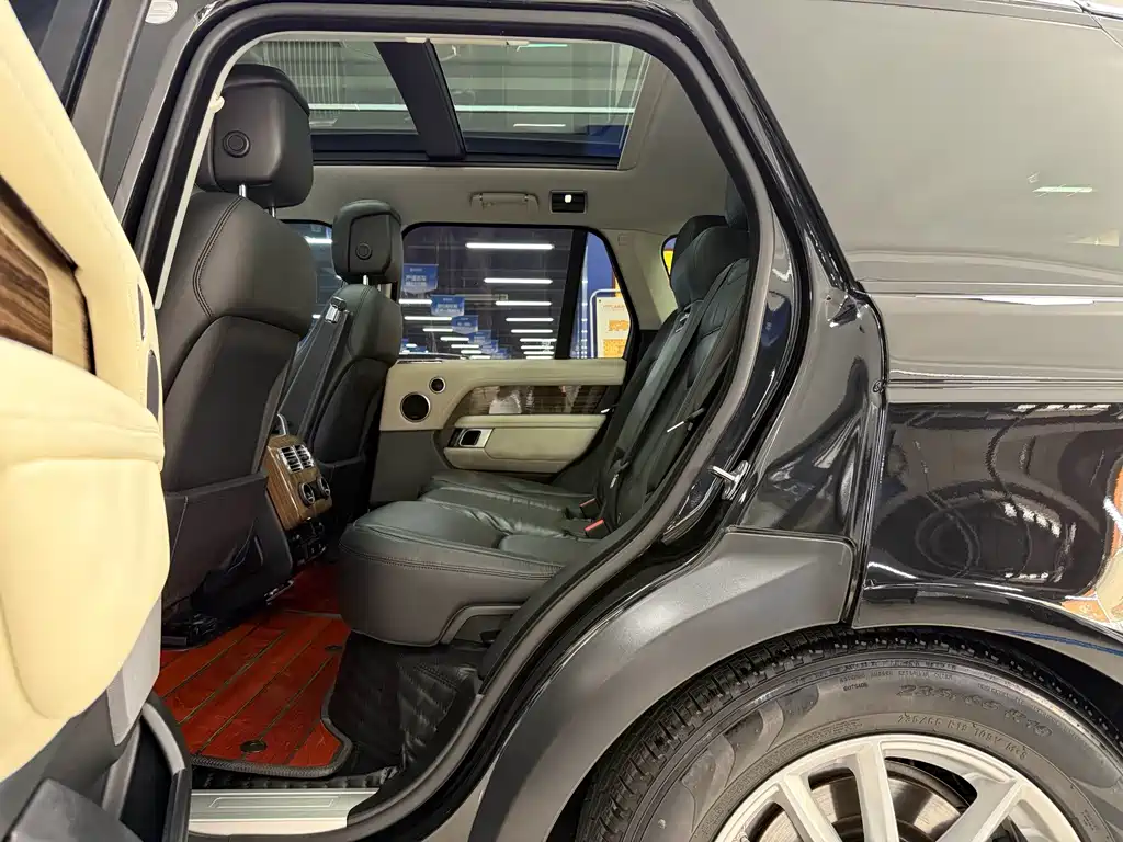 Land Rover Range Rover — миниатюра 5