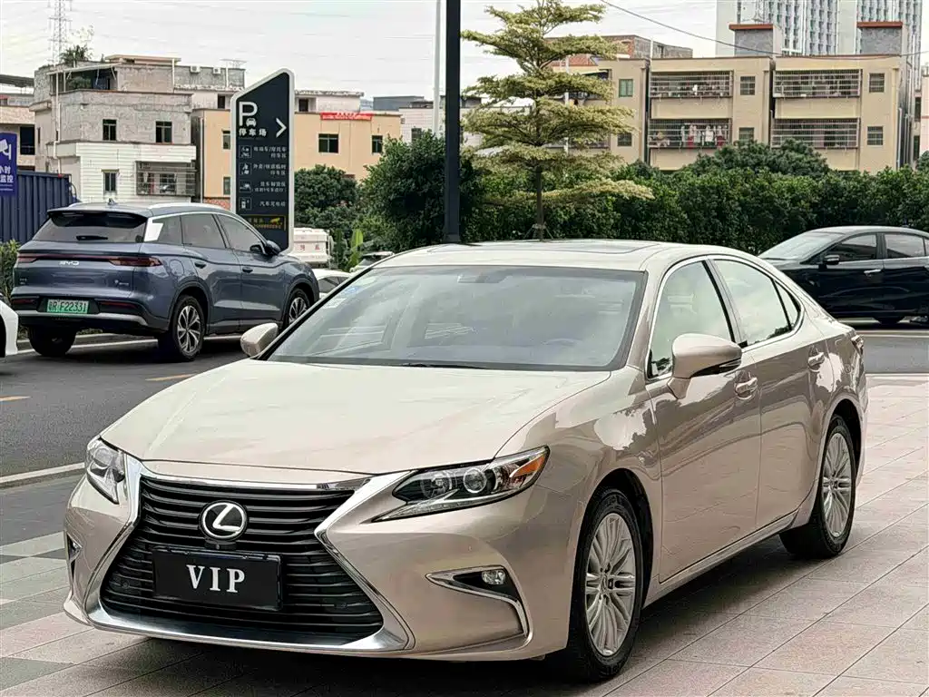 Lexus ES 2017