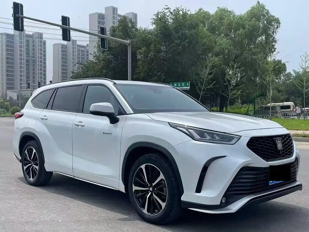 Toyota Crown Kluger — миниатюра 3