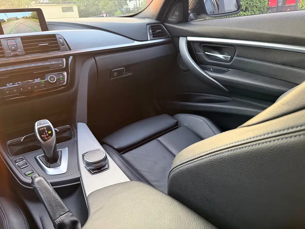 BMW 3 Series — миниатюра 17
