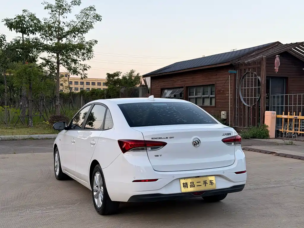 Buick Excelle — миниатюра 9