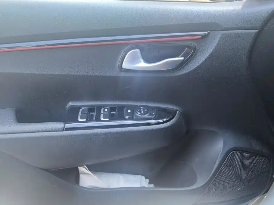 Kia KX Cross — миниатюра 7