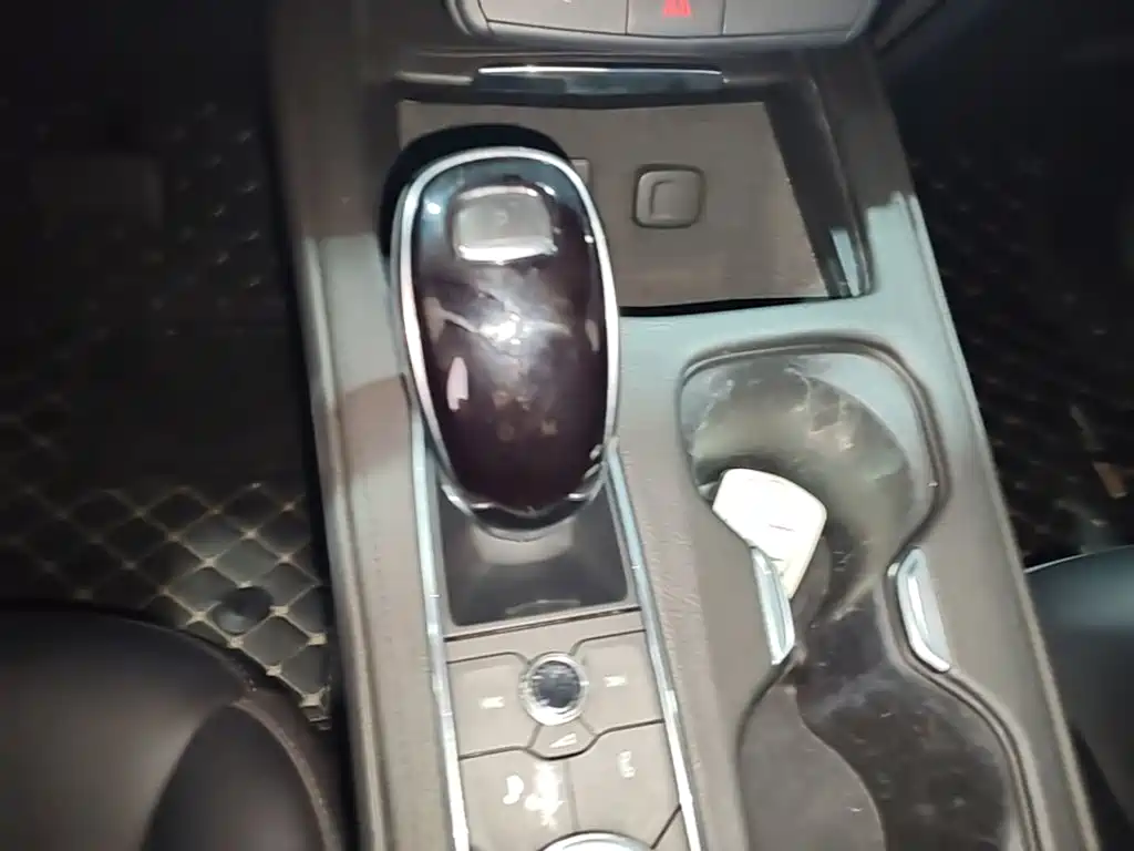Cadillac XT4 — миниатюра 14