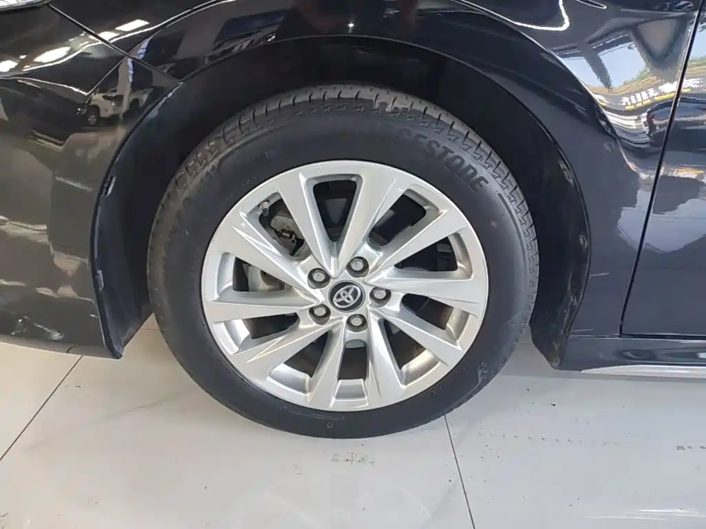 Toyota Camry — миниатюра 23