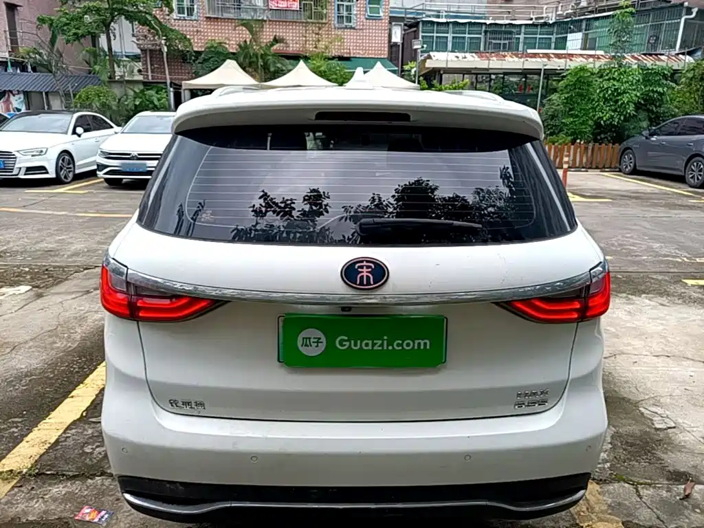 BYD MAX New Energy — миниатюра 6