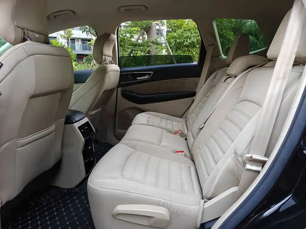 Ford Edge — миниатюра 6