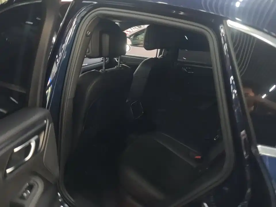 Porsche Macan — миниатюра 13