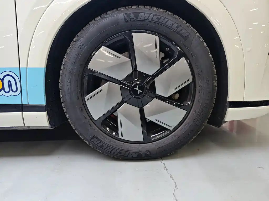 Xpeng X9 2024 702 Max