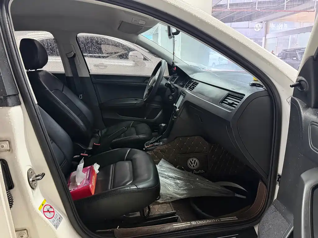 Volkswagen Santana — миниатюра 5