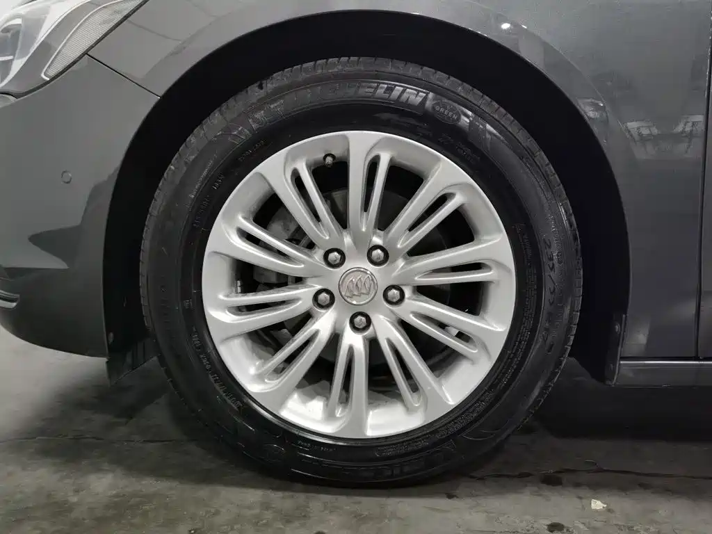 Buick LaCrosse — миниатюра 17