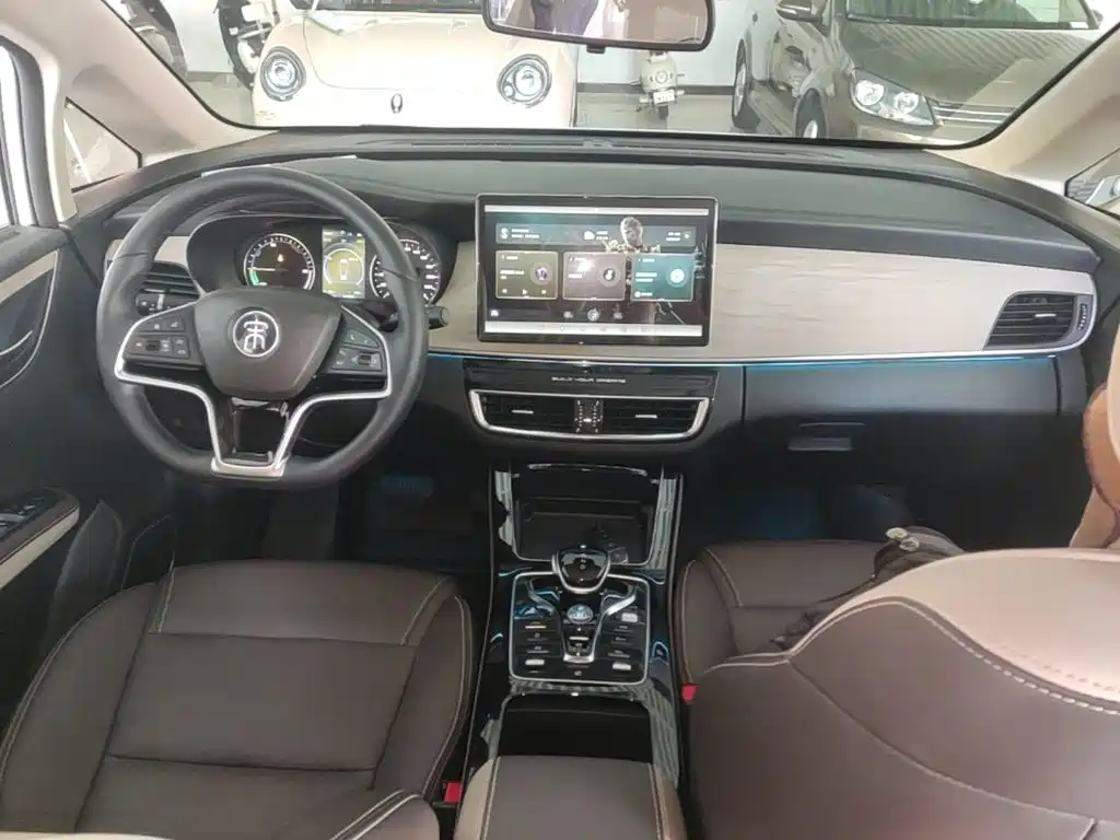 BYD MAX New Energy — миниатюра 10