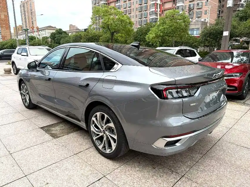 Ford Mondeo — миниатюра 3