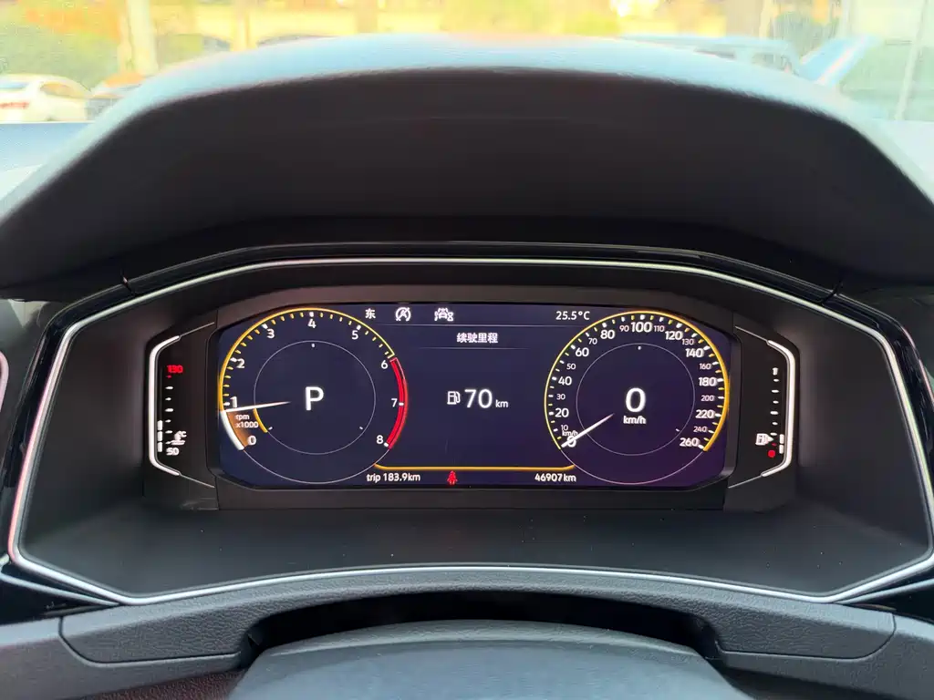 Volkswagen T-Roc — миниатюра 8
