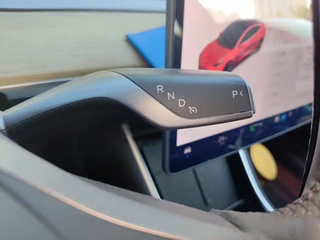 Tesla Model 3 — миниатюра 15