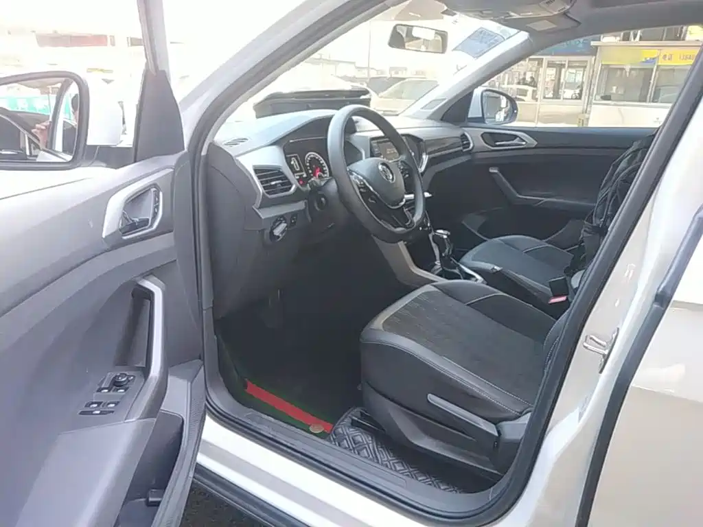 Volkswagen T-Cross — миниатюра 16