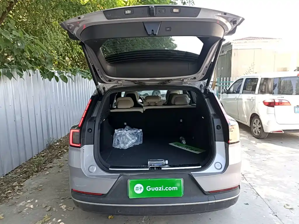Volvo XC70 PHEV — миниатюра 19
