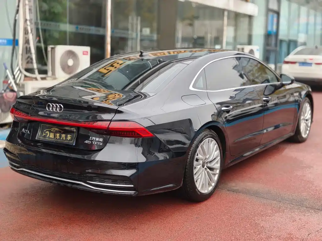 AUDI A7L