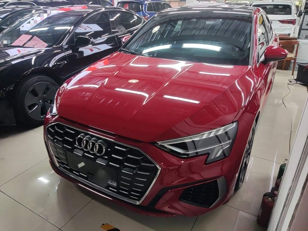 Audi A3 1.4 л 2022 г. красный/фиолетовый, пробег 34000 км