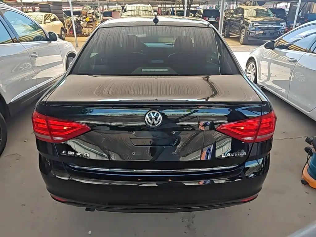 Volkswagen Lavida — миниатюра 6