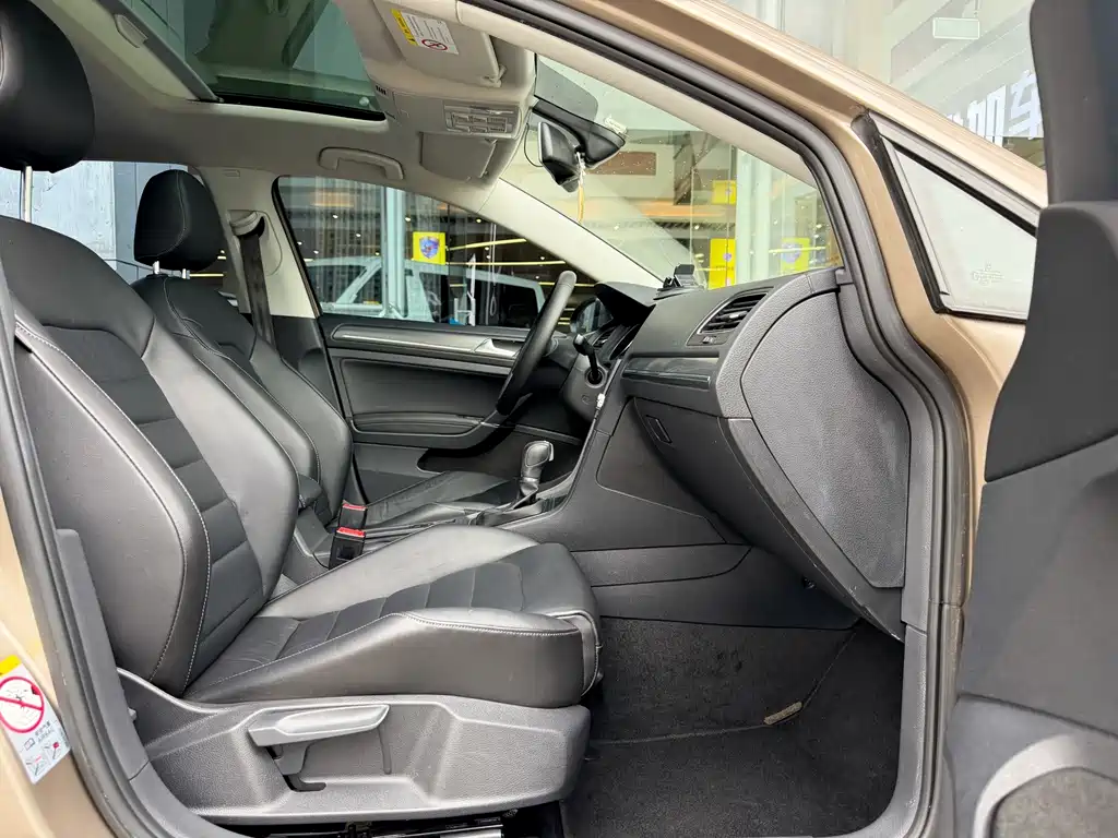 Volkswagen Golf — миниатюра 8