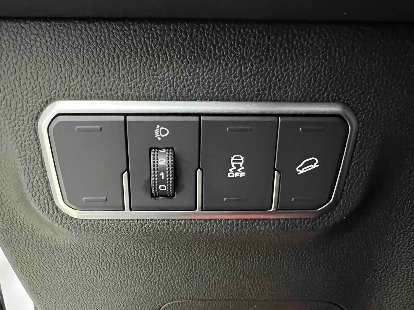 Haval Haval M6 1.5 л 2022 г. Белый, пробег 33000 км