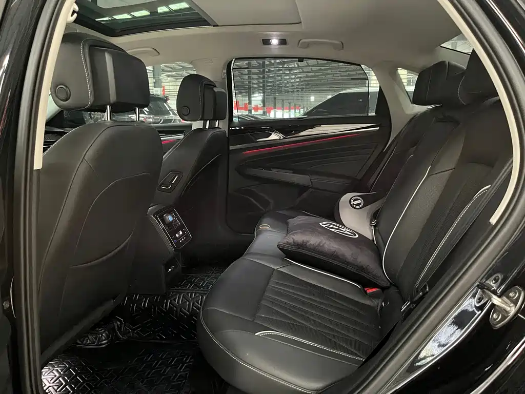 Volkswagen Passat — миниатюра 12