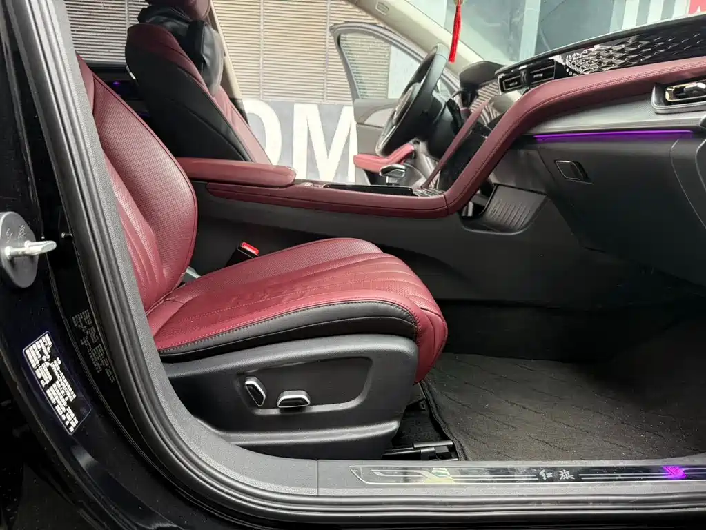 Hongqi Hongqi H5 — миниатюра 6