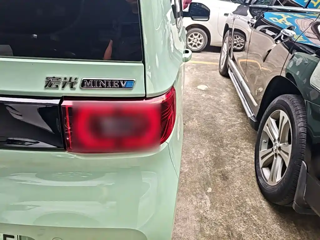 Wuling MINIEV — миниатюра 8