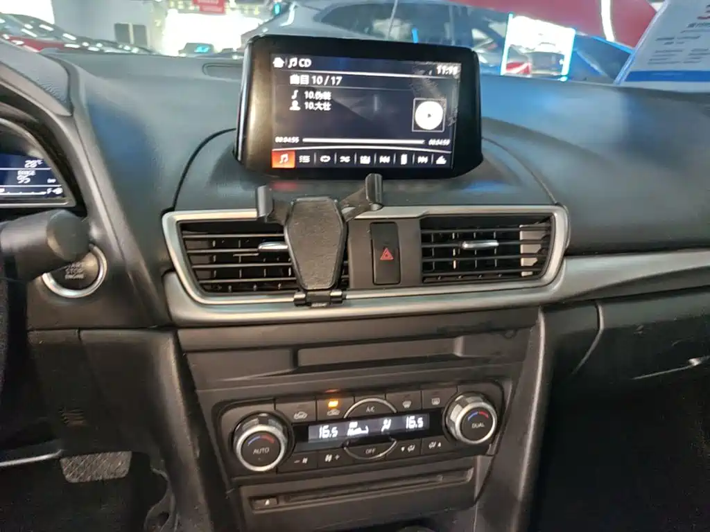 Mazda 3 Axela — миниатюра 13