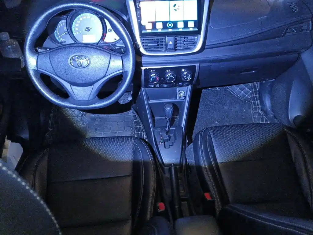 Toyota Yaris L — миниатюра 10