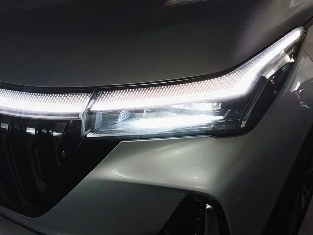 Geely Boyue L — миниатюра 24
