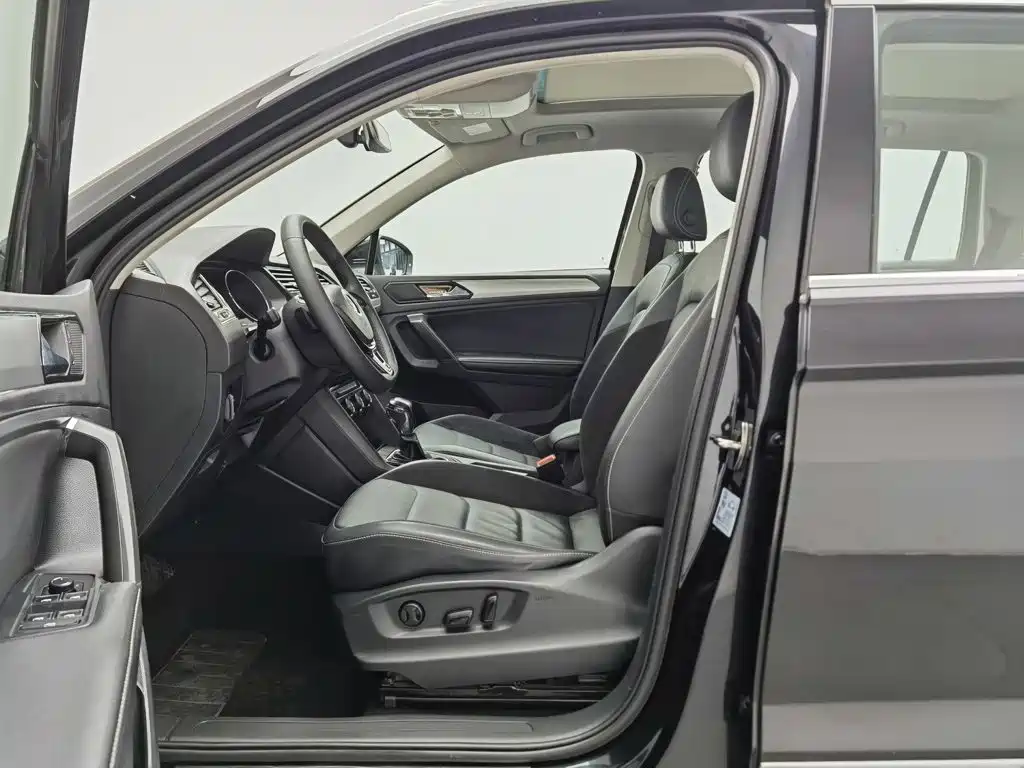 Volkswagen Tiguan L — миниатюра 10