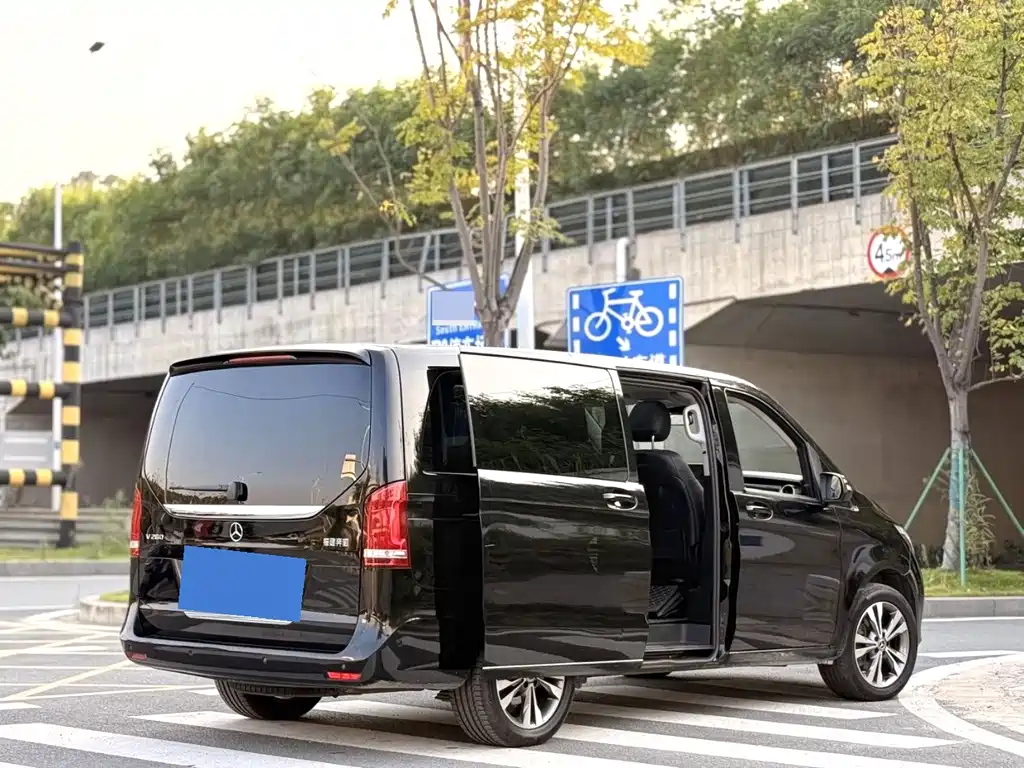 Mercedes-Benz V-Class — миниатюра 4