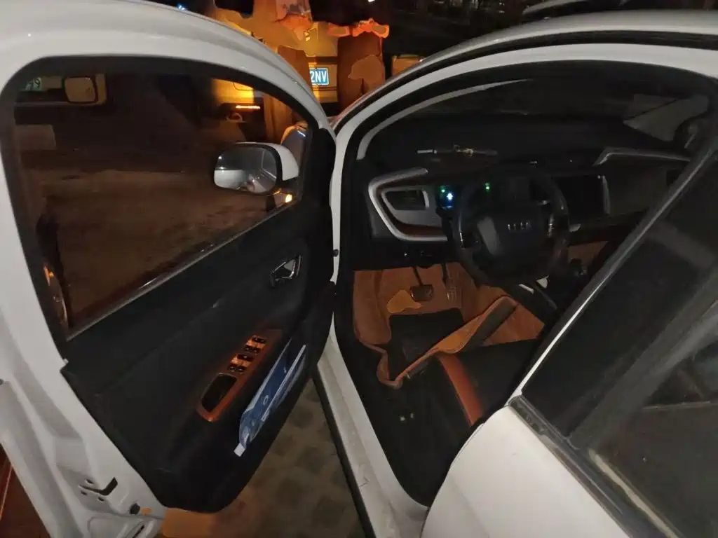 Geely Vision X1 — миниатюра 14