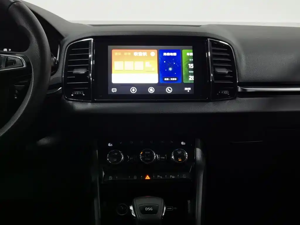 Skoda Karoq — миниатюра 12