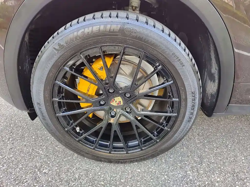 Porsche Cayenne — миниатюра 21