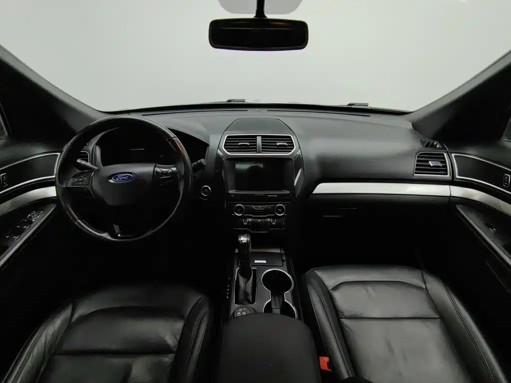 Ford Explorer (Import) — миниатюра 5