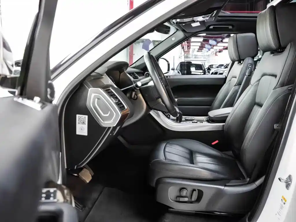 Land Rover Sport PHEV — миниатюра 10