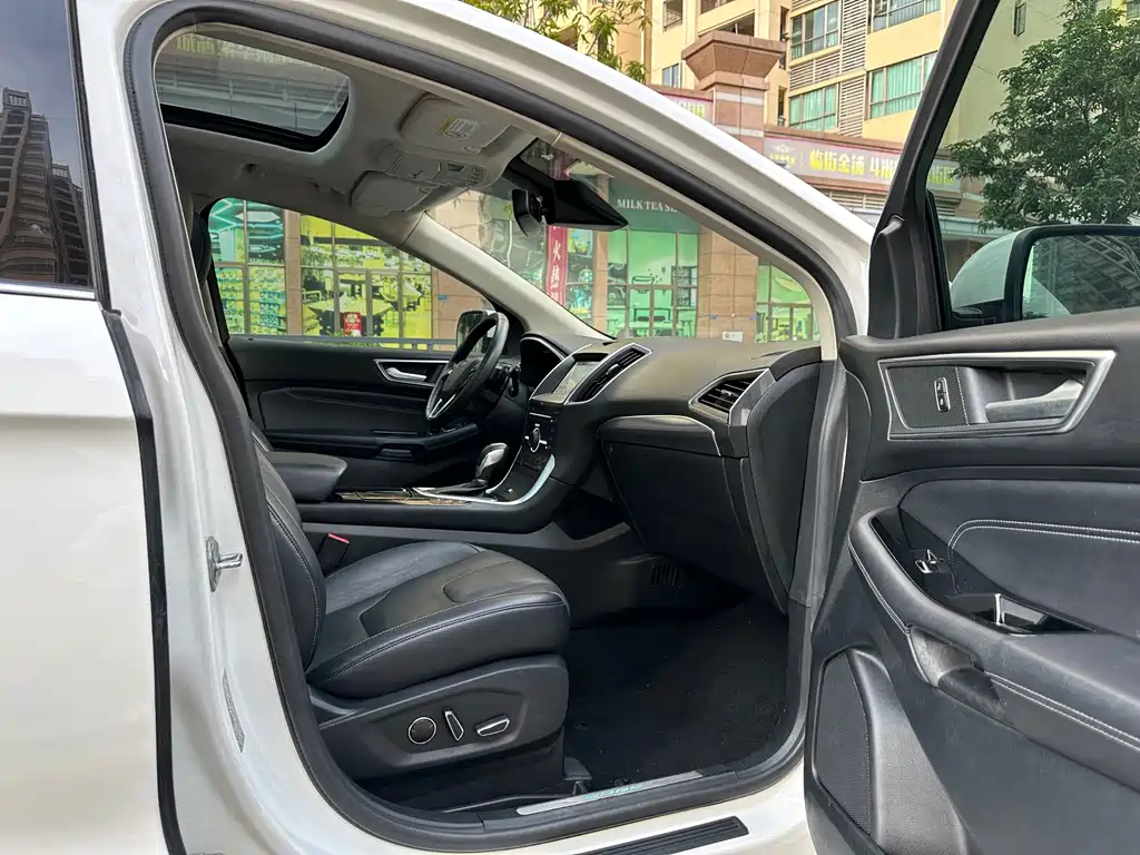 Ford Edge — миниатюра 14