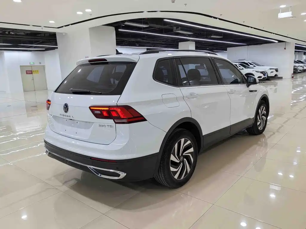 Volkswagen Tiguan L — миниатюра 6