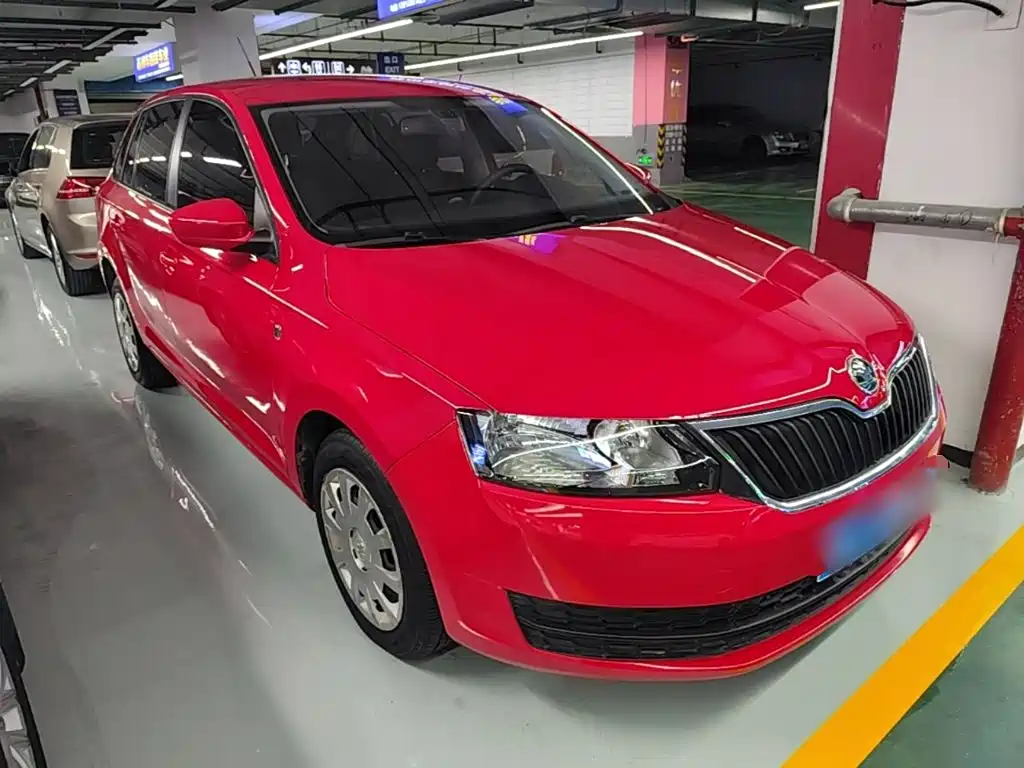 Skoda Rapid Spaceback — миниатюра 4