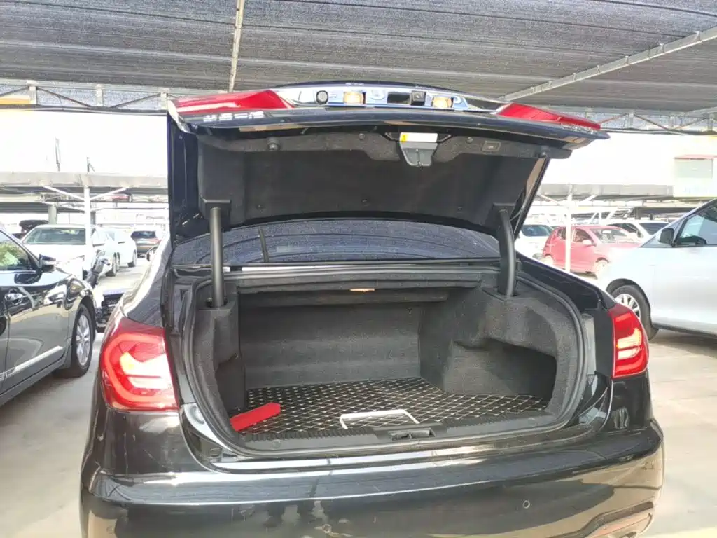 Hongqi Hongqi H7 — миниатюра 19