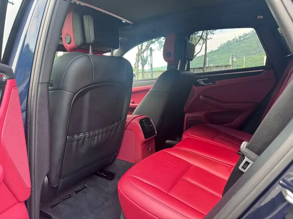 Porsche Macan — миниатюра 14