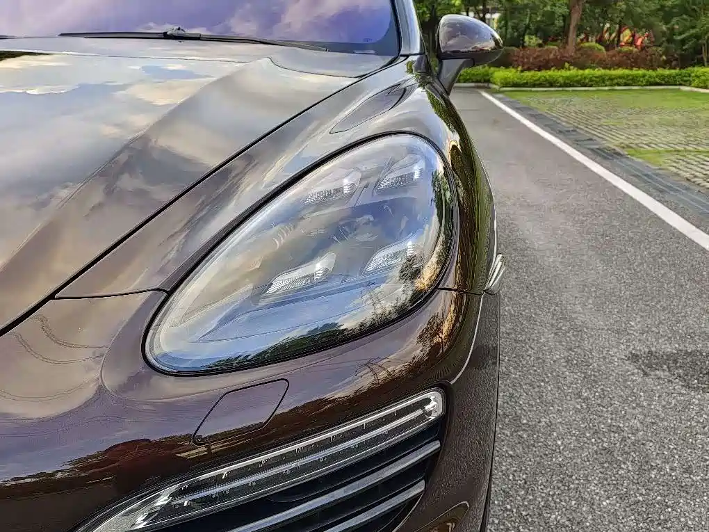 Porsche Cayenne — миниатюра 20