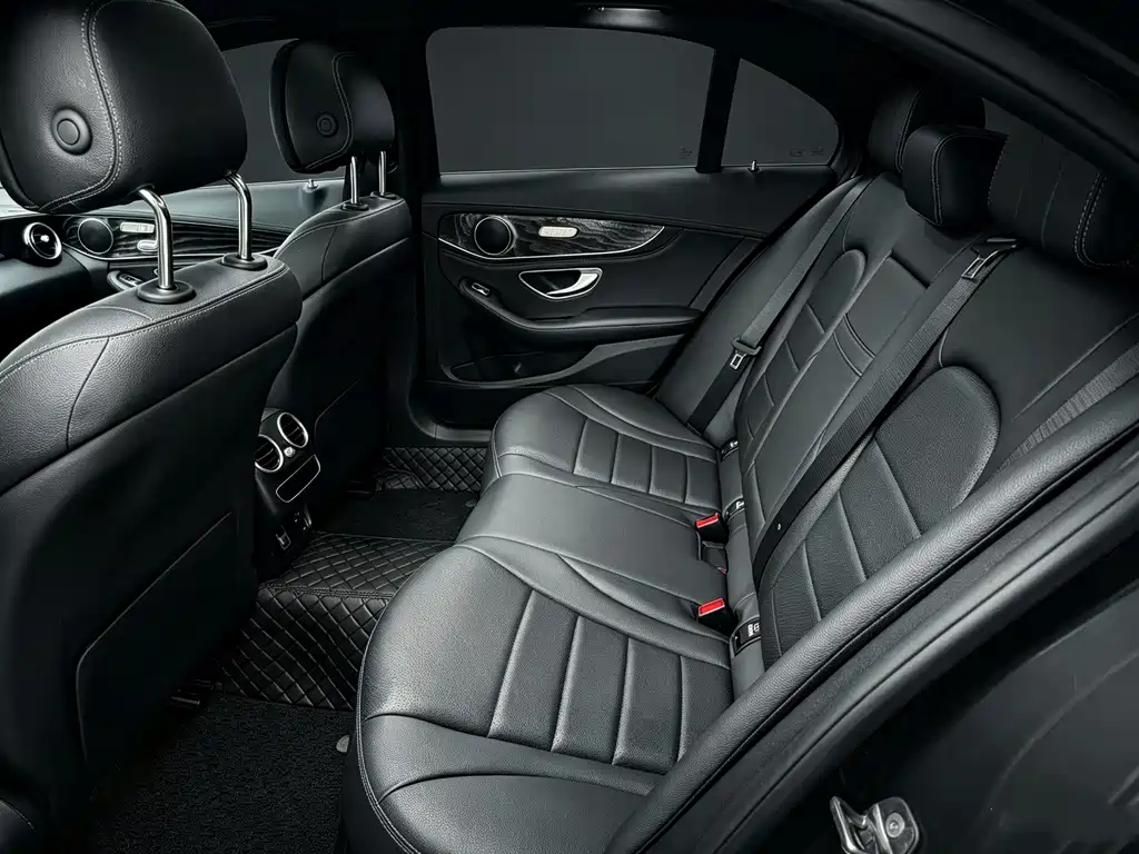 Mercedes-Benz C-Class — миниатюра 6