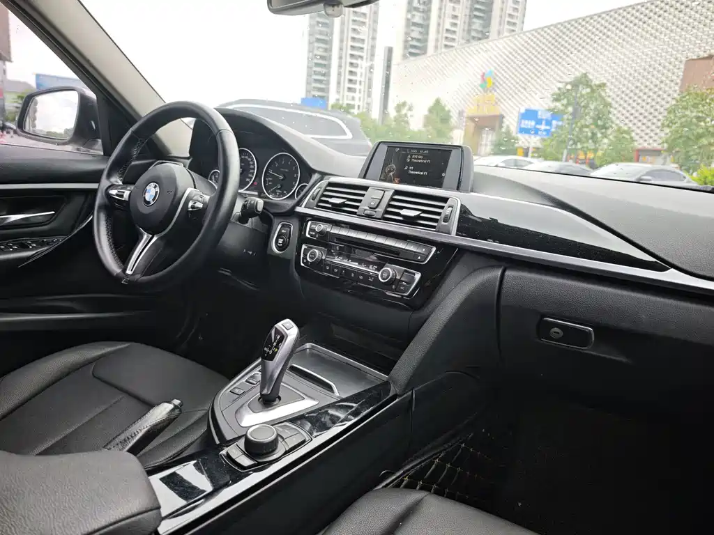 BMW 3 Series — миниатюра 11