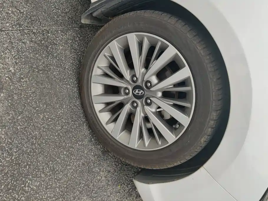 Hyundai Mistra — миниатюра 6