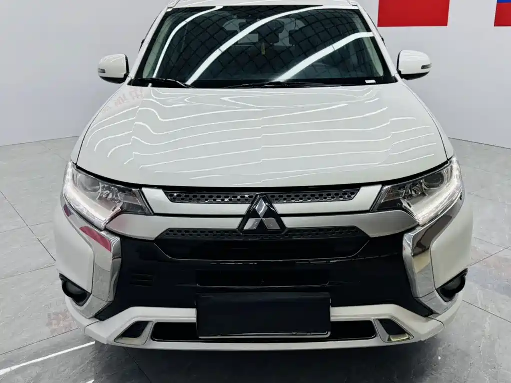 Mitsubishi Outlander — миниатюра 2