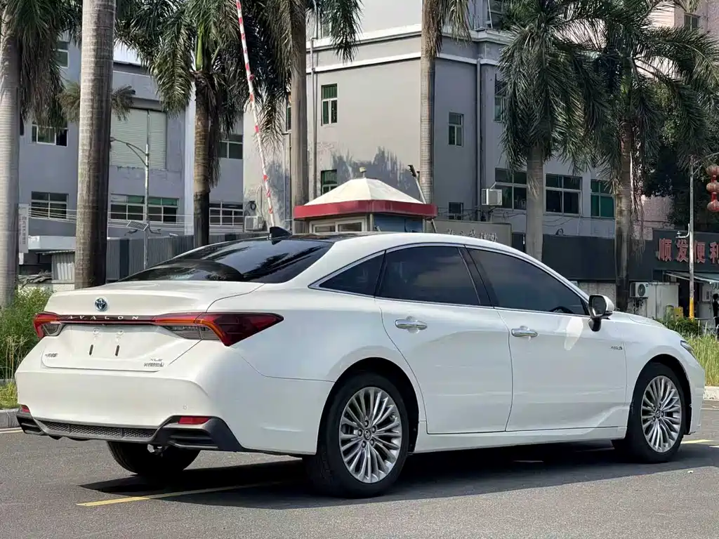 Toyota Avalon — миниатюра 7