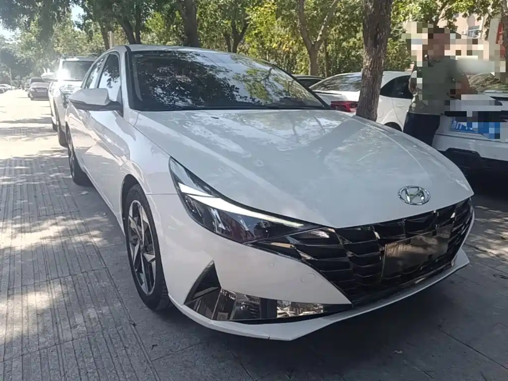 Hyundai Elantra — миниатюра 4